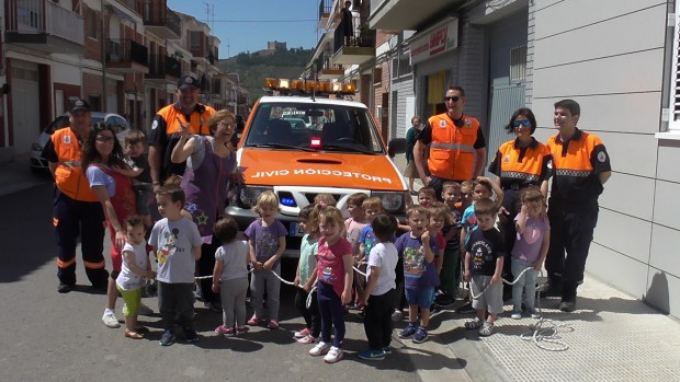Protección Civil Mequinenza con los alumnos de "la Ruella"