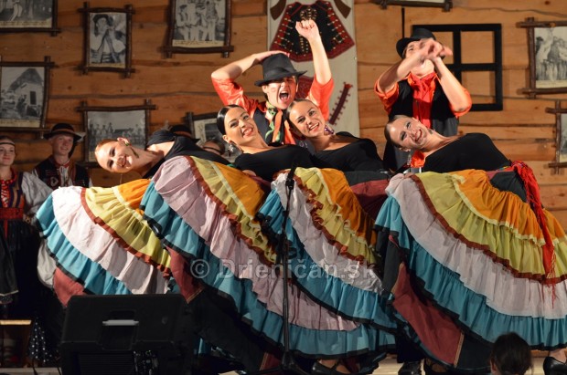 Folklore Ensemble de Rozmarija