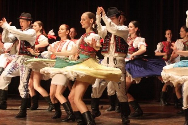 Folklore Ensemble de Rozmarija